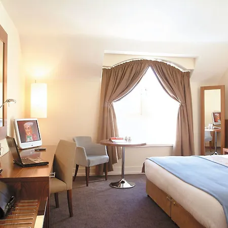 Szálloda Castleknock 4*