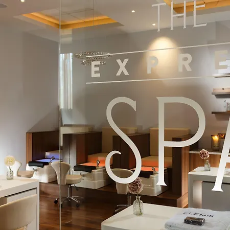 Hotel Castleknock 4*