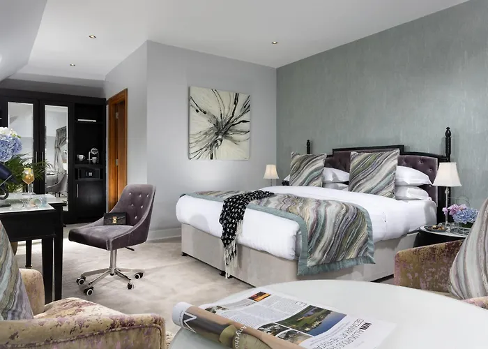 Castleknock מלון 4*